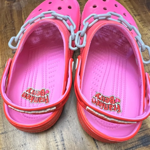 🆕CROCS x Frankenberry Limited Edition Crocs sizes W6, M4. - Picture 4 of 10
